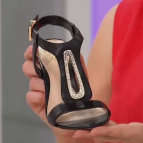 Vince Camuto "Manita" Leather Sandal - Picture 5 of 16